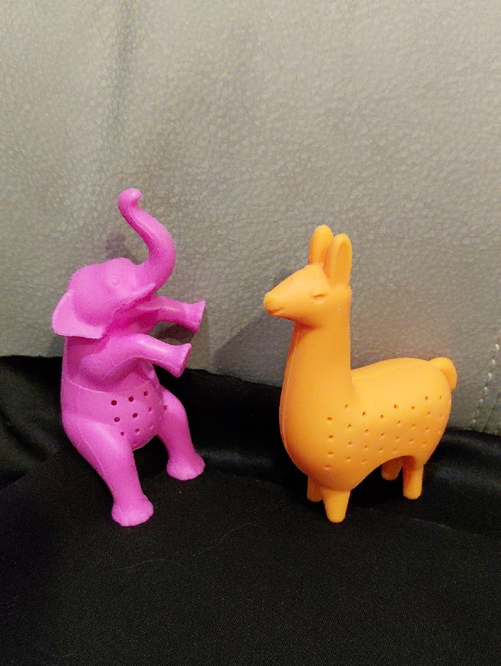 TEA CUP SOAKERS LAMA & ELEPHANT